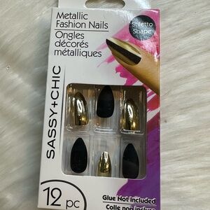 🩷5/$10 Sassy+Chic Metallic Fashion Nails
